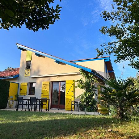 Jolie Maison De Vacances Avec Terrasse Et Jardin Saint-Julien-en-Born Exterior photo